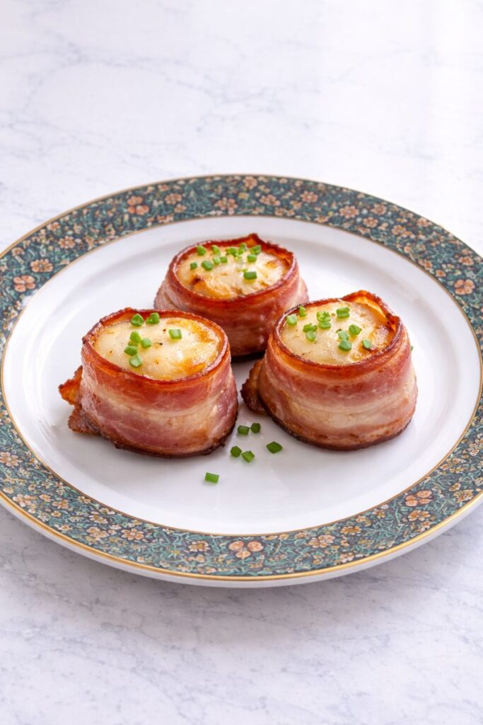 Bacon-Wrapped Scallops with Sriracha Aioli