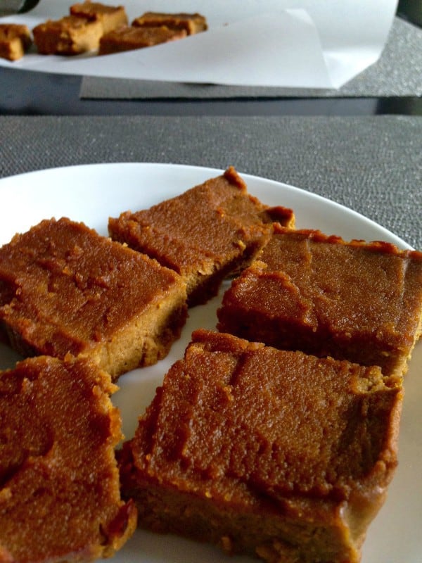 Paleo Pumpkin Pie Bars with Pecans