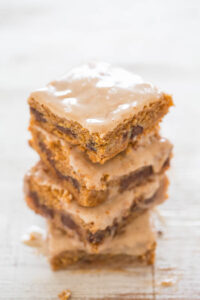 Gooey Pumpkin Bars With Chocolate Chips