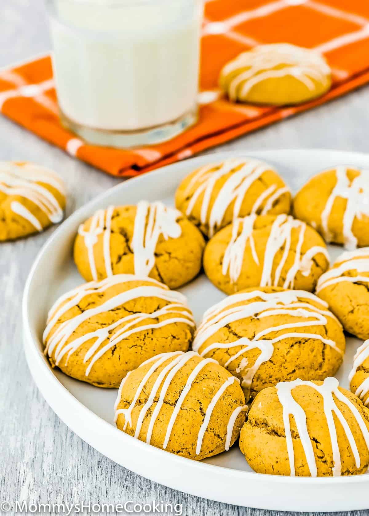 Cakey Eggless Pumpkin Spice Cookies