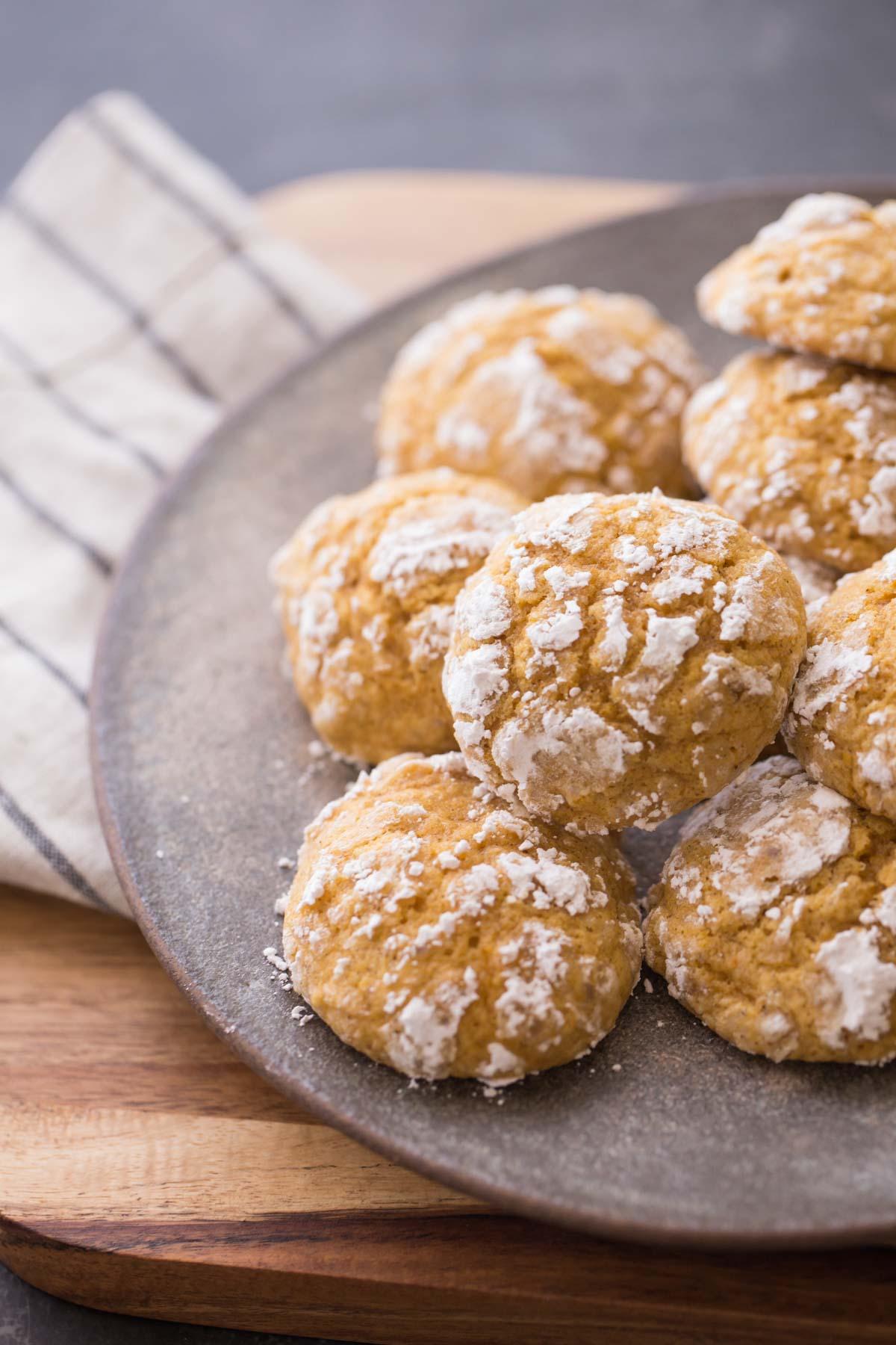 Fluffy Pumpkin Crinkle Cookies